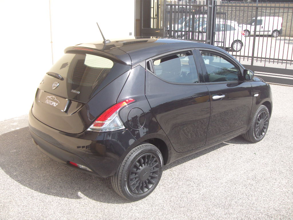 LANCIA NEW YPSILON 1.0 HYBRIDE 2022